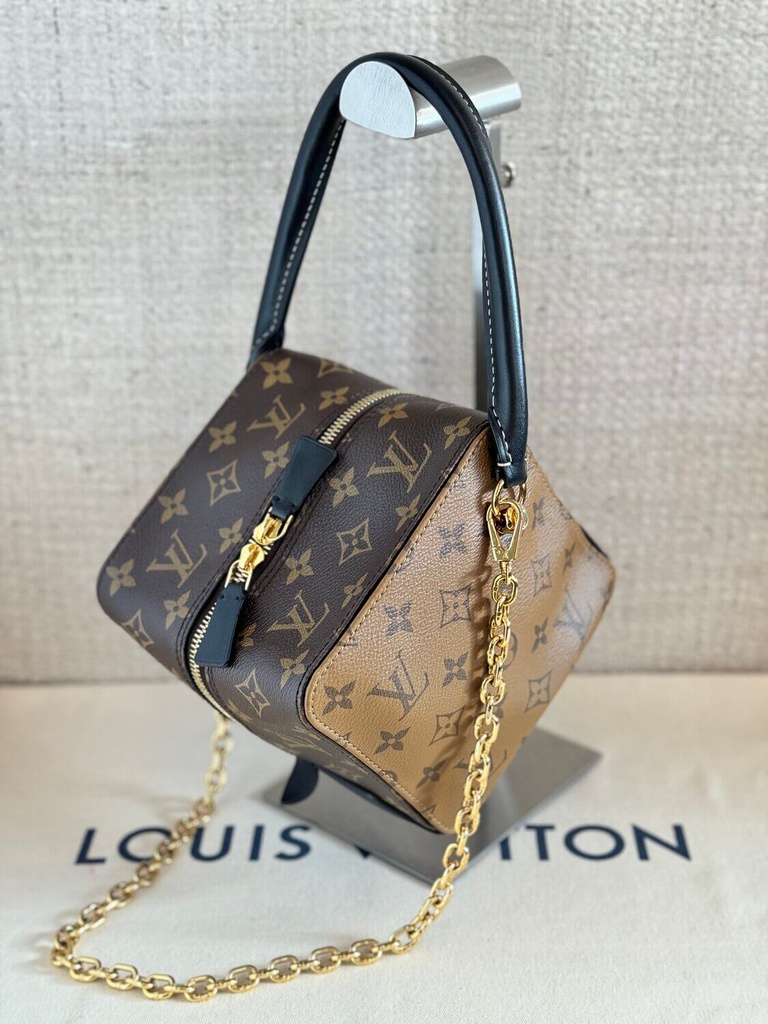 100 Original Louis Vuitton Square bag Monogram Reverse